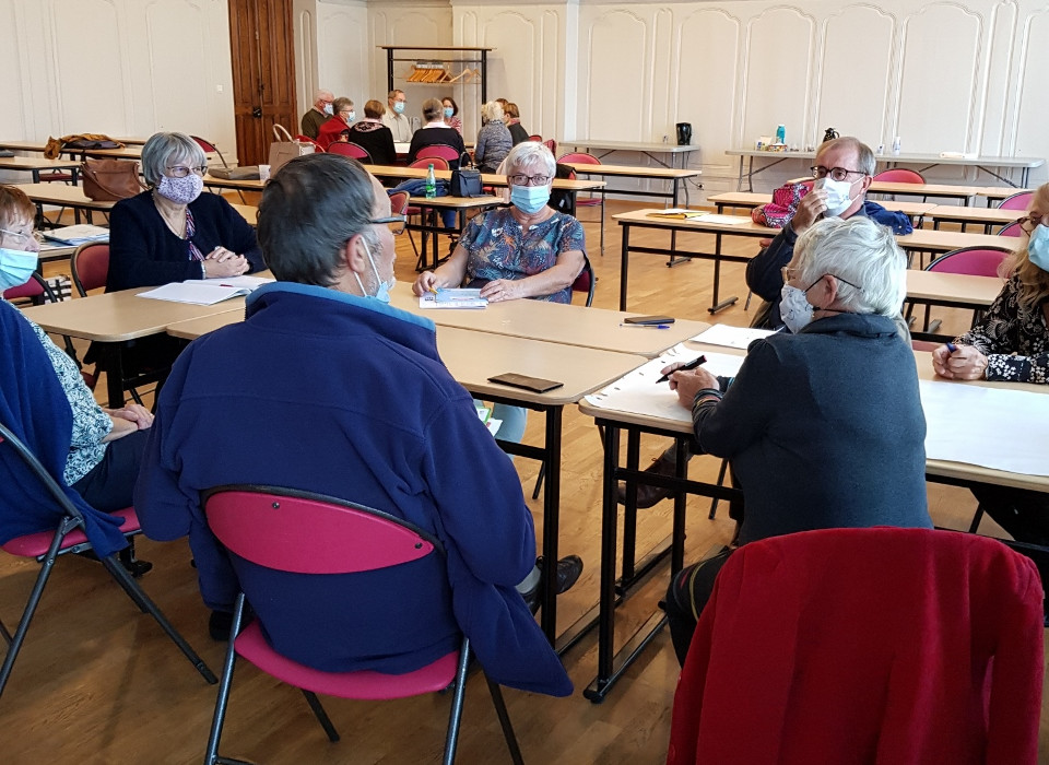 Formation des bénévoles engagés dans les conseils d'administration des CCAS.